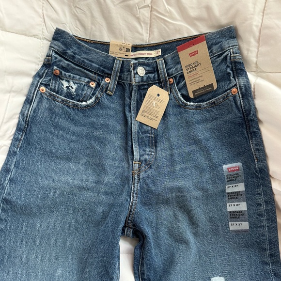 Levi’s Ribcage Ankle Straight Jean - Picture 8 of 13